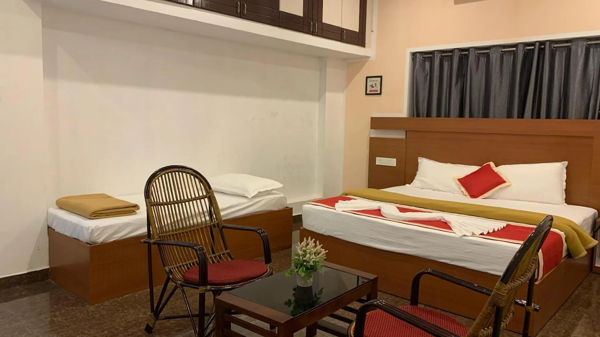 Hotel Adi Deva Inn Guruvāyūr