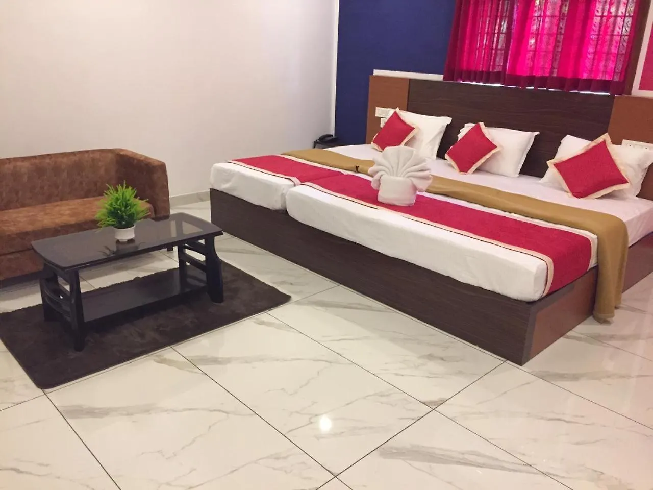 Adi Deva Inn Guruvāyūr 2*,  India